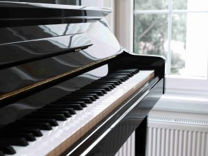 Konzert Piano mit offener Tastatur